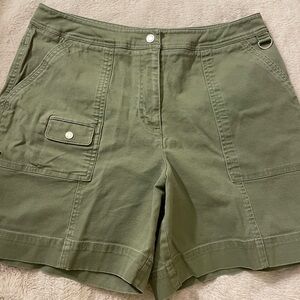 EUC Talbots Petites Green Khaki Stretch Shorts